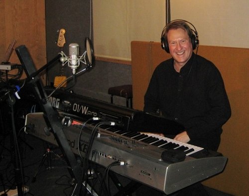 Jez Smith on keyboards Jez Smith on keyboards